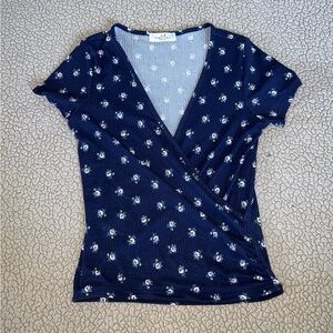 Elegant Navy Floral V-Neck Short Sleeve Top